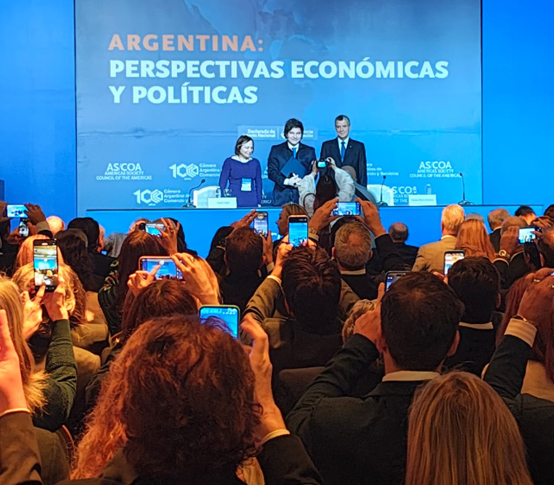 Evento de perspectivas económicas y políticas